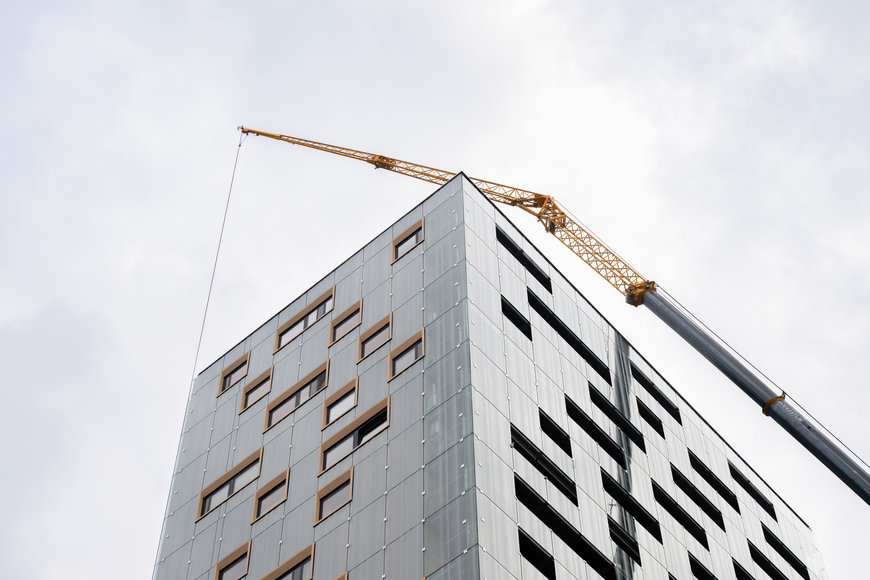 Grove GMK6300L-1 proves perfect for compact jobsite in downtown Rotterdam
